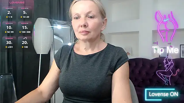 Snapshot of Abby_Moore_ chatting on 07.05.26 Abby Moore online show from 07.05.26