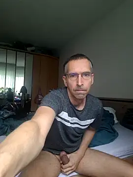 Snapshot of Geiler-boy313 chatting on 04.19.26 Geiler-boy313 online show from 04.19.26