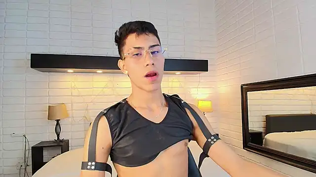 Snapshot of AlanNaughty chatting on 01.07.25 AlanNaughty online show from 01.07.25