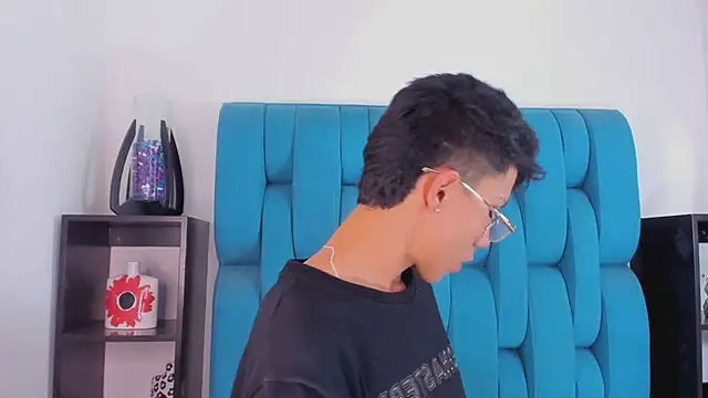 Snapshot of AlanNaughty chatting on 01.10.25 AlanNaughty online show from 01.10.25