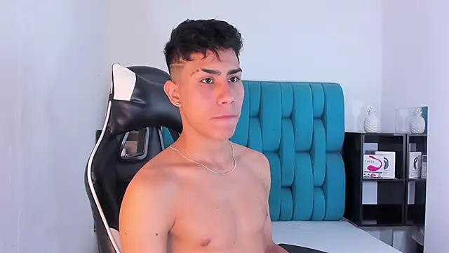 Snapshot of AlanNaughty chatting on 02.24.25 AlanNaughty online show from 02.24.25