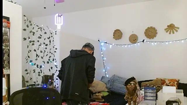 mycock2474u online show from 03.04.25