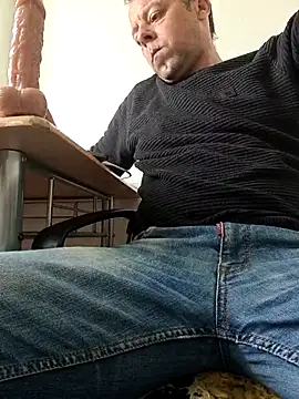 Snapshot of david_geam chatting on 04.24.26 david geam online show from 04.24.26