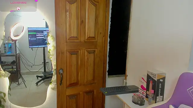 sofia gold  online show from 10.26.25