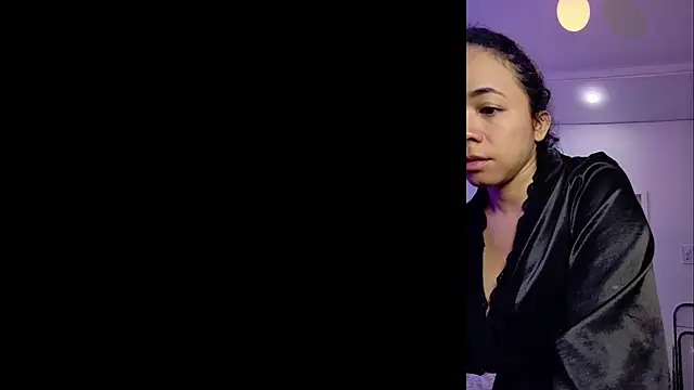 Snapshot of carolgaita chatting on 05.18.26 carolgaita online show from 05.18.26