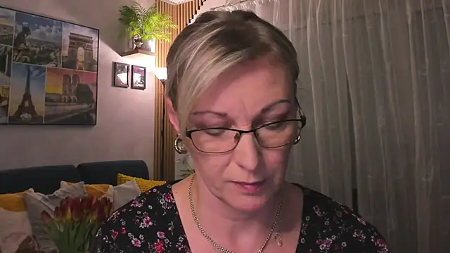 vanessa chat online show from 02.19.25