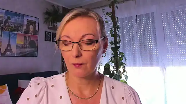 vanessa chat online show from 09.25.25