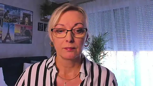 vanessa chat online show from 10.20.25