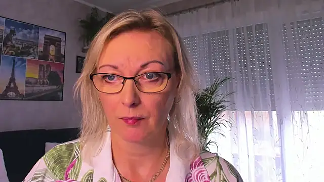 vanessa chat online show from 10.22.25