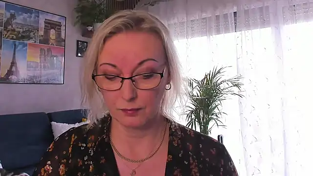 Snapshot of vanessa_chat chatting on 04.19.26 vanessa chat online show from 04.19.26