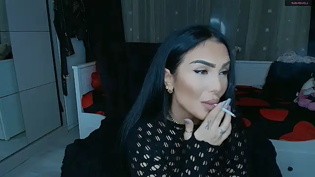Snapshot of mistress_meryem chatting on 05.21.26 mistress meryem online show from 05.21.26
