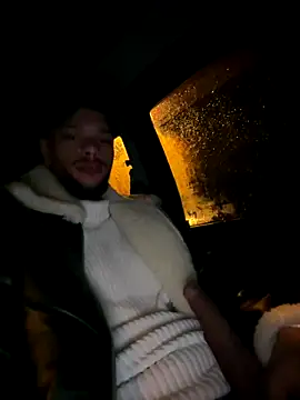 Lionayowe online show from 10.30.25