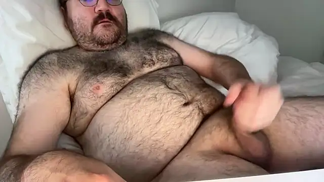 Snapshot of elagobear chatting on 07.15.26 elagobear online show from 07.15.26