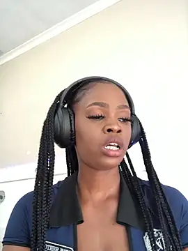 LuciousLips96 online show from 11.12.25