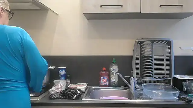 Snapshot of lilie69 chatting on 10.02.25 lilie69 online show from 10.02.25