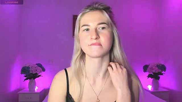 AnnaCarrera online show from 12.18.24