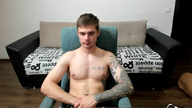 Snapshot of maks_wolfis chatting on 12.13.24 maks wolfis online show from 12.13.24