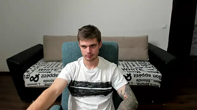 Snapshot of maks_wolfis chatting on 12.17.24 maks wolfis online show from 12.17.24