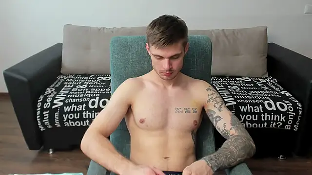 Snapshot of maks_wolfis chatting on 02.24.25 maks wolfis online show from 02.24.25