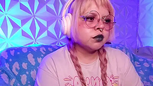 Snapshot of Satyn_doll chatting on 04.29.26 Satyn doll online show from 04.29.26