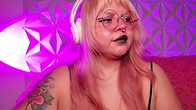Snapshot of Satyn_doll chatting on 05.04.26 Satyn doll online show from 05.04.26
