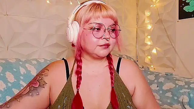 Snapshot of Satyn_doll chatting on 06.27.26 Satyn doll online show from 06.27.26