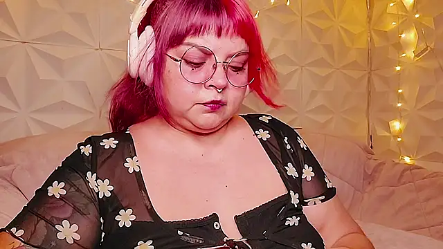 Snapshot of Satyn_doll chatting on 07.19.26 Satyn doll online show from 07.19.26