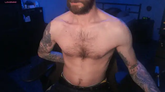 SexxxyLouis online show from 10.16.25