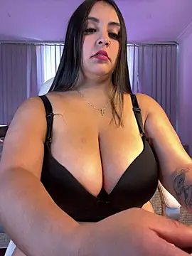 Snapshot of milly_cruz chatting on 05.22.26 milly cruz online show from 05.22.26