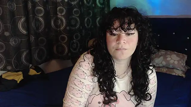 Snapshot of ANGELIQUE_KLANE chatting on 02.24.26 ANGELIQUE KLANE online show from 02.24.26