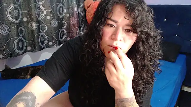 Snapshot of ANGELIQUE_KLANE chatting on 05.18.26 ANGELIQUE KLANE online show from 05.18.26