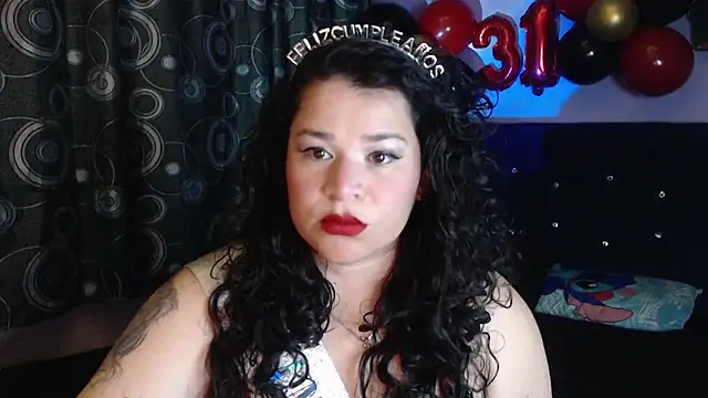 Snapshot of ANGELIQUE_KLANE chatting on 05.29.26 ANGELIQUE KLANE online show from 05.29.26