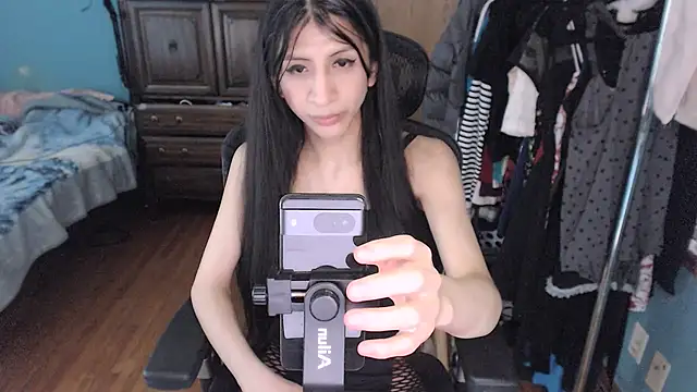 Snapshot of ArisaSkyTS chatting on 01.12.25 ArisaSkyTS online show from 01.12.25