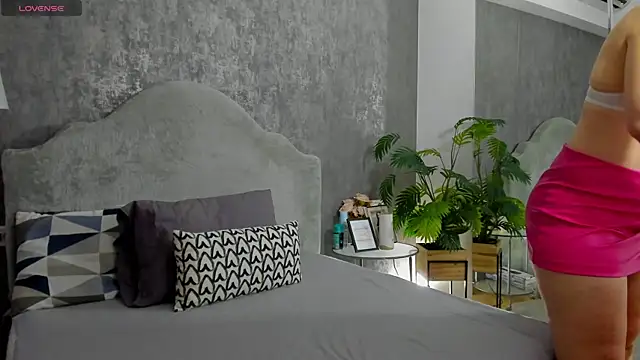 LisaCroft online show from 02.17.26