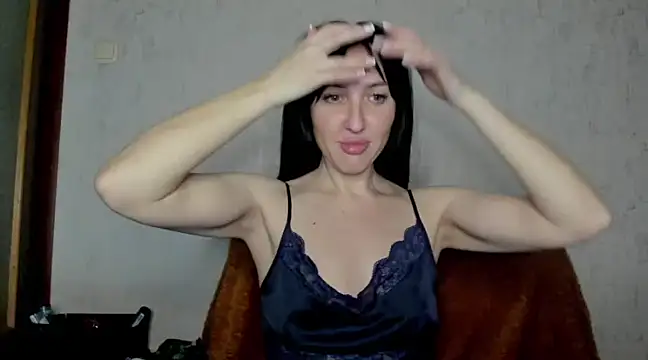 Snapshot of MissGulia chatting on 01.16.25 MissGulia online show from 01.16.25