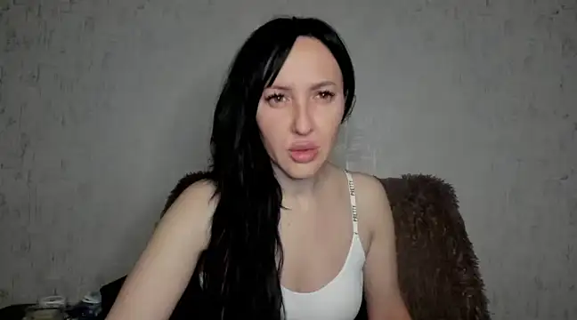 Snapshot of MissGulia chatting on 03.06.25 MissGulia online show from 03.06.25