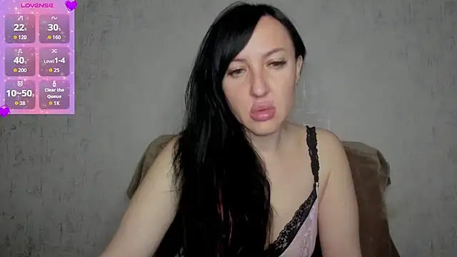 Snapshot of MissGulia chatting on 04.26.26 MissGulia online show from 04.26.26