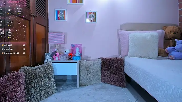 Snapshot of AbrilRussell chatting on 12.06.24 AbrilRussell online show from 12.06.24