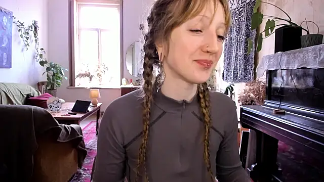 Miranda2 0 online show from 02.24.25