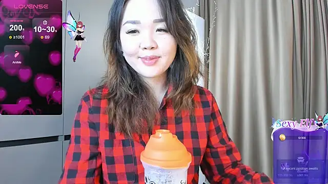 Snapshot of azure_moon2 chatting on 02.28.25 azure moon2 online show from 02.28.25