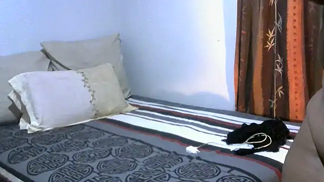 Snapshot of LadyLillyX chatting on 12.05.25 LadyLillyX online show from 12.05.25