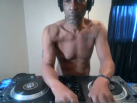 longdick4you8686 online show from 02.13.25