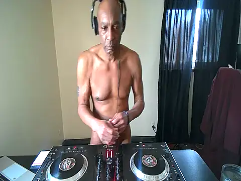 longdick4you8686 online show from 02.28.25