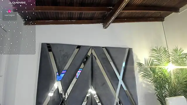 Snapshot of alessandra_wells chatting on 11.10.25 alessandra wells online show from 11.10.25