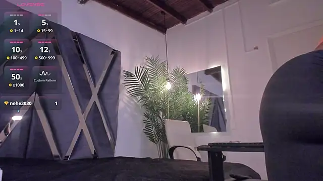 Snapshot of alessandra_wells chatting on 12.04.25 alessandra wells online show from 12.04.25