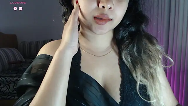 Snapshot of _neesha_414_ chatting on 09.17.25 neesha 414 online show from 09.17.25