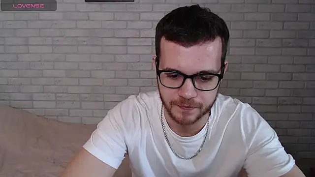 Snapshot of Alexxx_horny chatting on 04.27.26 Alexxx horny online show from 04.27.26