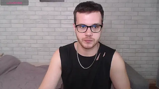 Snapshot of Alexxx_horny chatting on 05.07.26 Alexxx horny online show from 05.07.26
