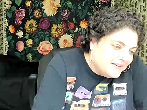 Snapshot of Exotic-Melons chatting on 10.19.25 Exotic-Melons online show from 10.19.25