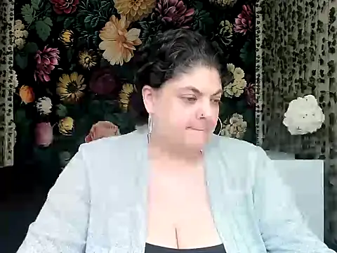 Snapshot of Exotic-Melons chatting on 10.31.25 Exotic-Melons online show from 10.31.25